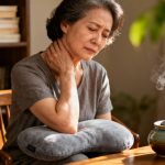 Douleur cervicale qui remonte dans la tête : Causes et Solutions