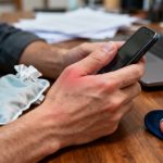 Tendinite du Pouce : Causes, Symptômes et Traitements Efficaces